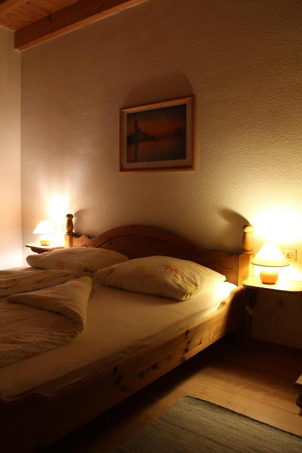 Weingut -1869- Brunnenhof Apartment Hatzenport Bagian luar foto